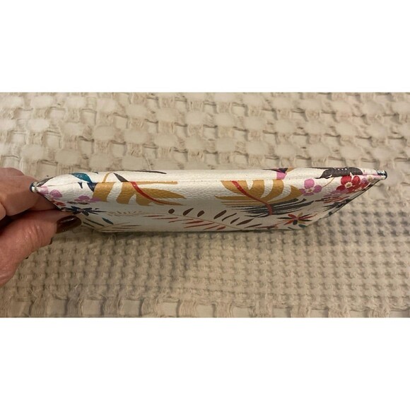 A New Day Wallet Bag Purse 2 Zipper Compartments Floral Design 3 CC Slots ?New - Picture 4 of 8